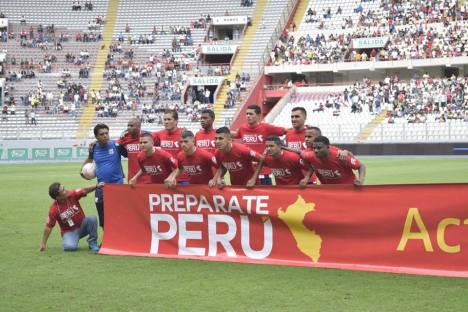 Arriba: Guizasola, Butrón, Araujo, Aparicio, Míguez y Trujillo. Abajo: Noronha, Costa, Albarracín, Manco y Preciado (Foto: Dechalaca).